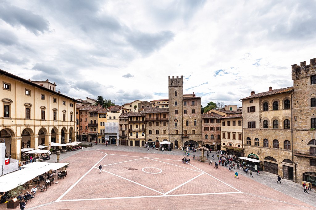 14 - GEOMETRIE A PIAZZA GRANDE .jpg